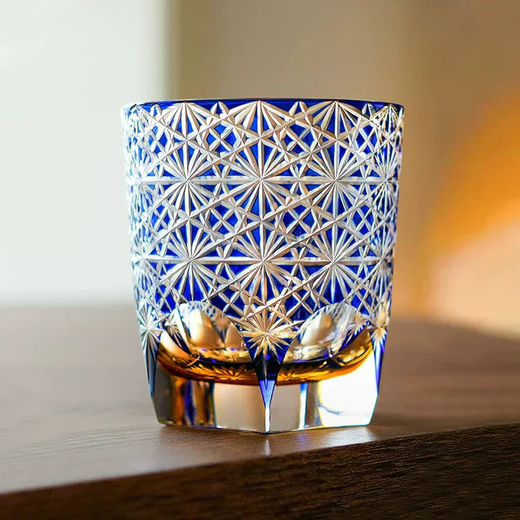 Kirrea Edo Kiriko whiskyglas in blauw en amber, houten geschenkdoos