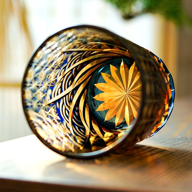 Kirrea Edo Kiriko whiskyglas in blauw en amber, houten geschenkdoos