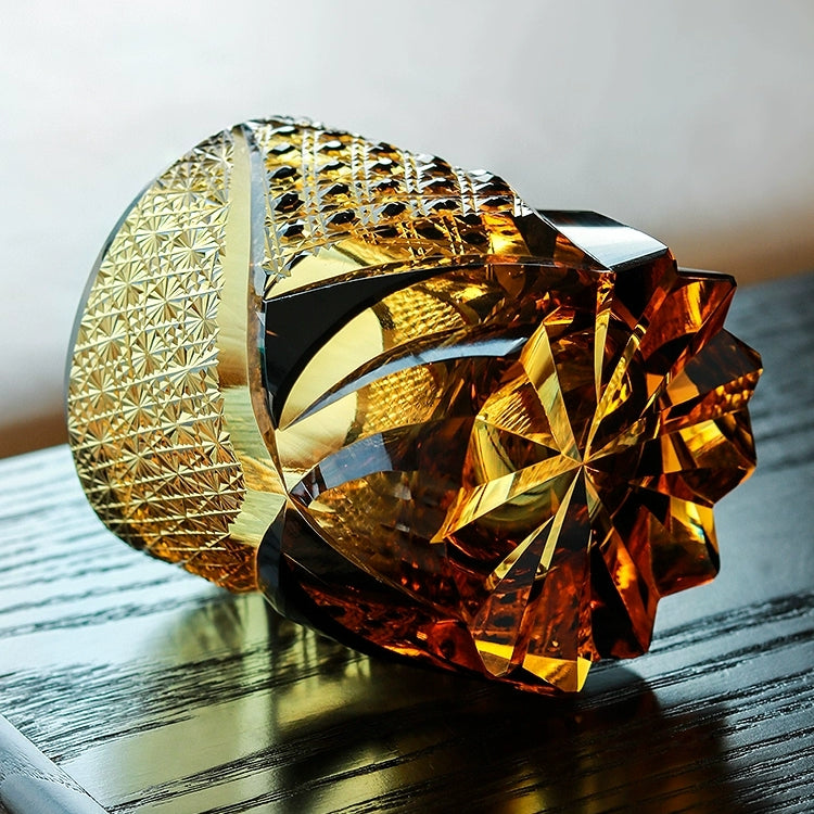 Szklanka do whisky Amber z wzorem Dark Knight i drewnianym pudełkiem