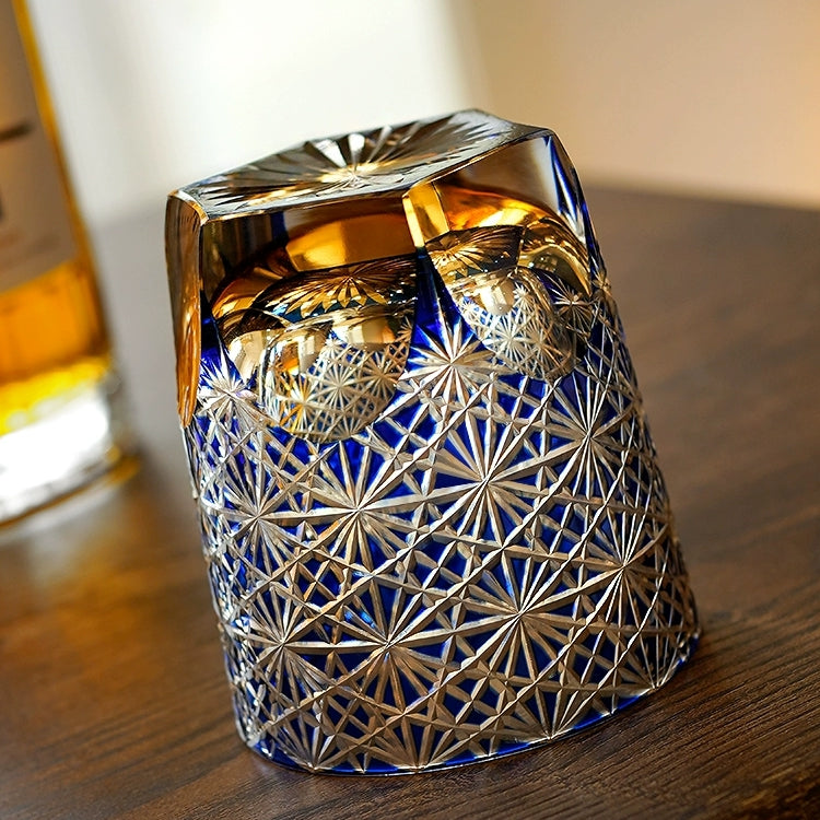 Kirrea Edo Kiriko whiskyglas in blauw en amber, houten geschenkdoos