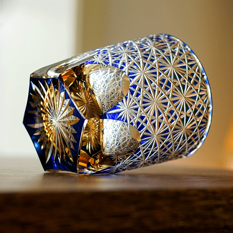 Kirrea Edo Kiriko whiskyglas in blauw en amber, houten geschenkdoos