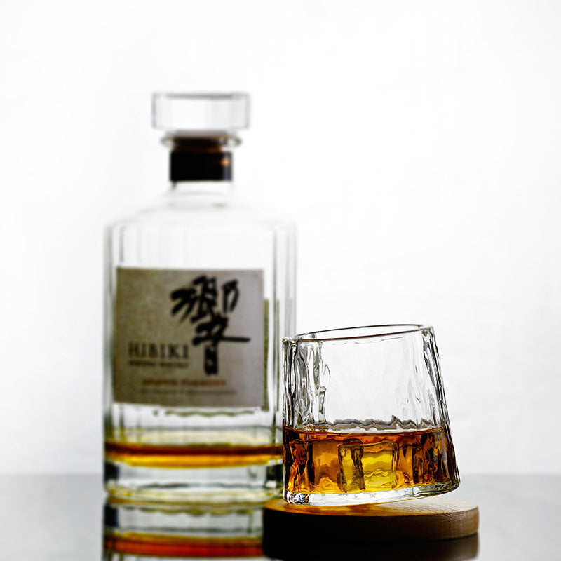 Kiyomi handgraviertes Kristall-Whiskyglas in Holzgeschenkbox