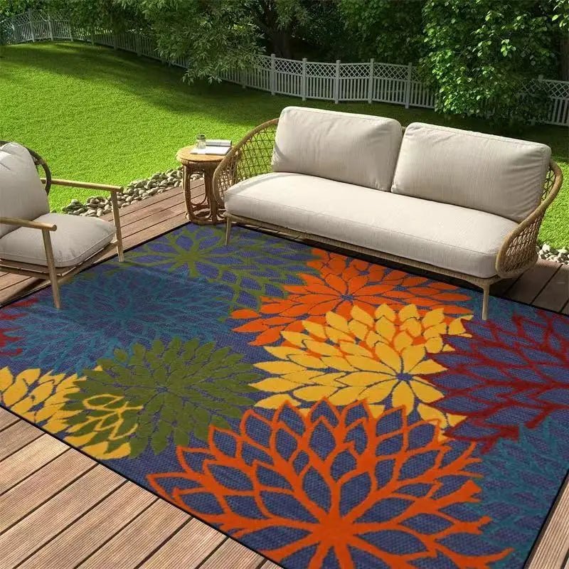Elegantní květinový venkovní koberec na terasy, protiskluzový design a pohodlí za každého počasí - Fioriscas