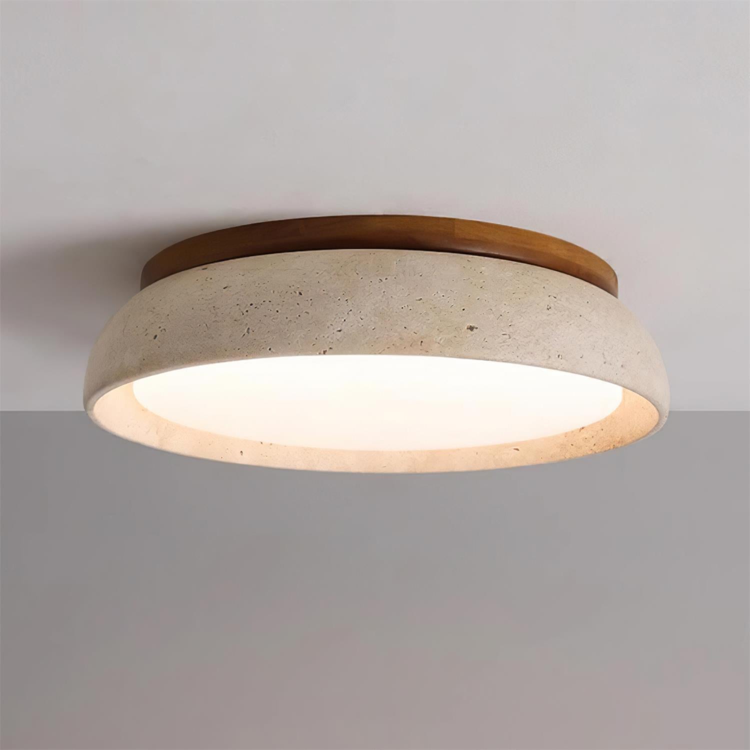 Travertinloftlampe, rundt Aureli-design med træbase