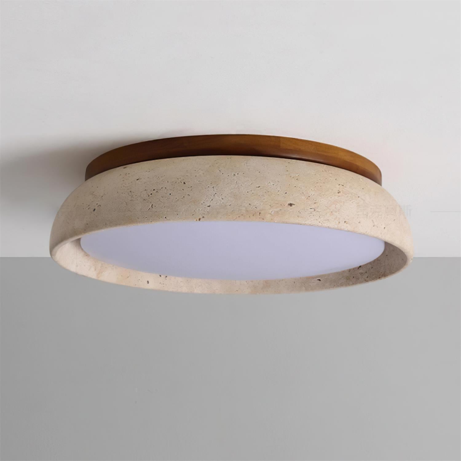 Travertinloftlampe, rundt Aureli-design med træbase