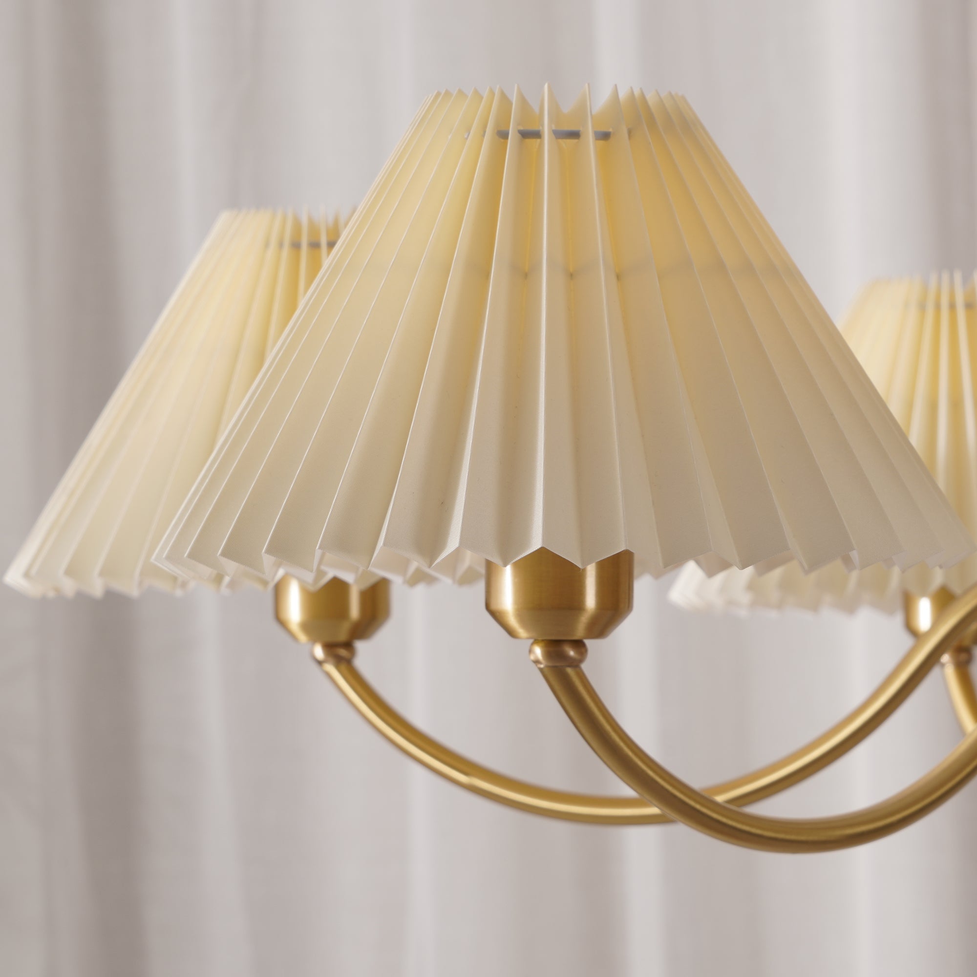 Zarn Pleated Chandelier Fabric | Fioriscas