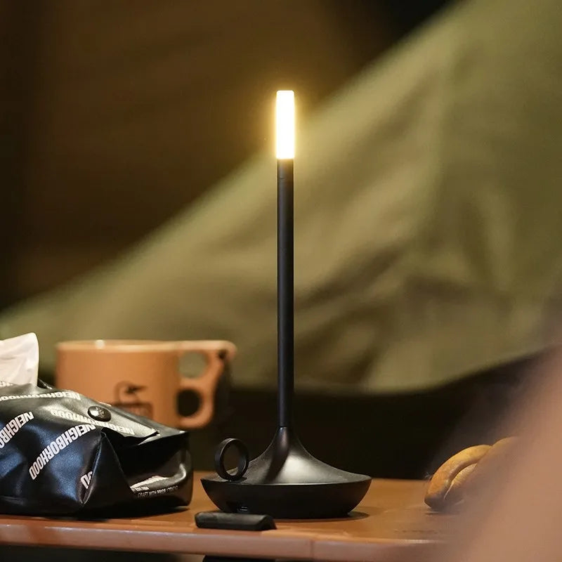 Dobíjecí stolní LED lampa ve stylu svíčky LumaCove s dotykovým ovládáním
