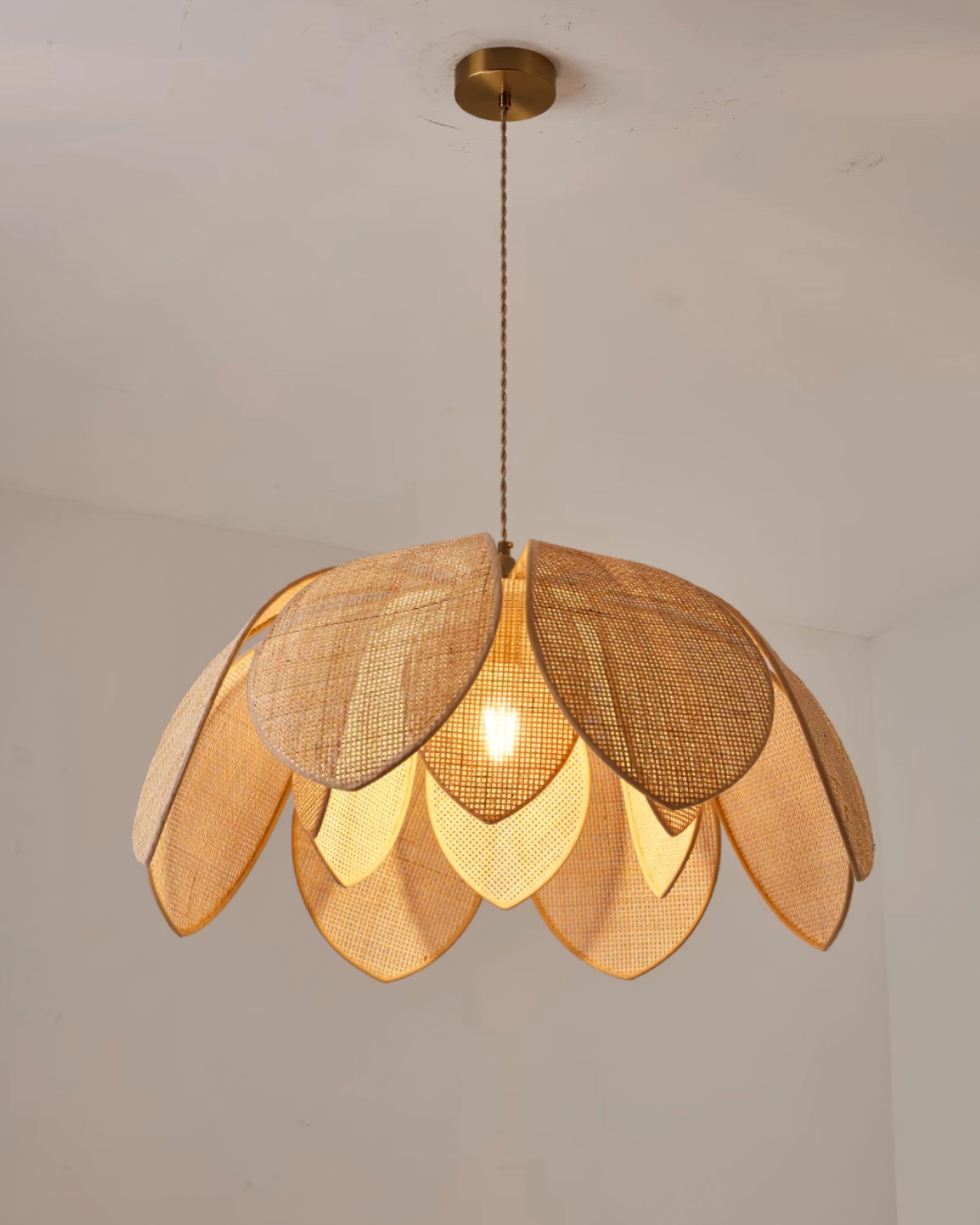 Fionel Rattan Pendant Lamp | Fioriscas