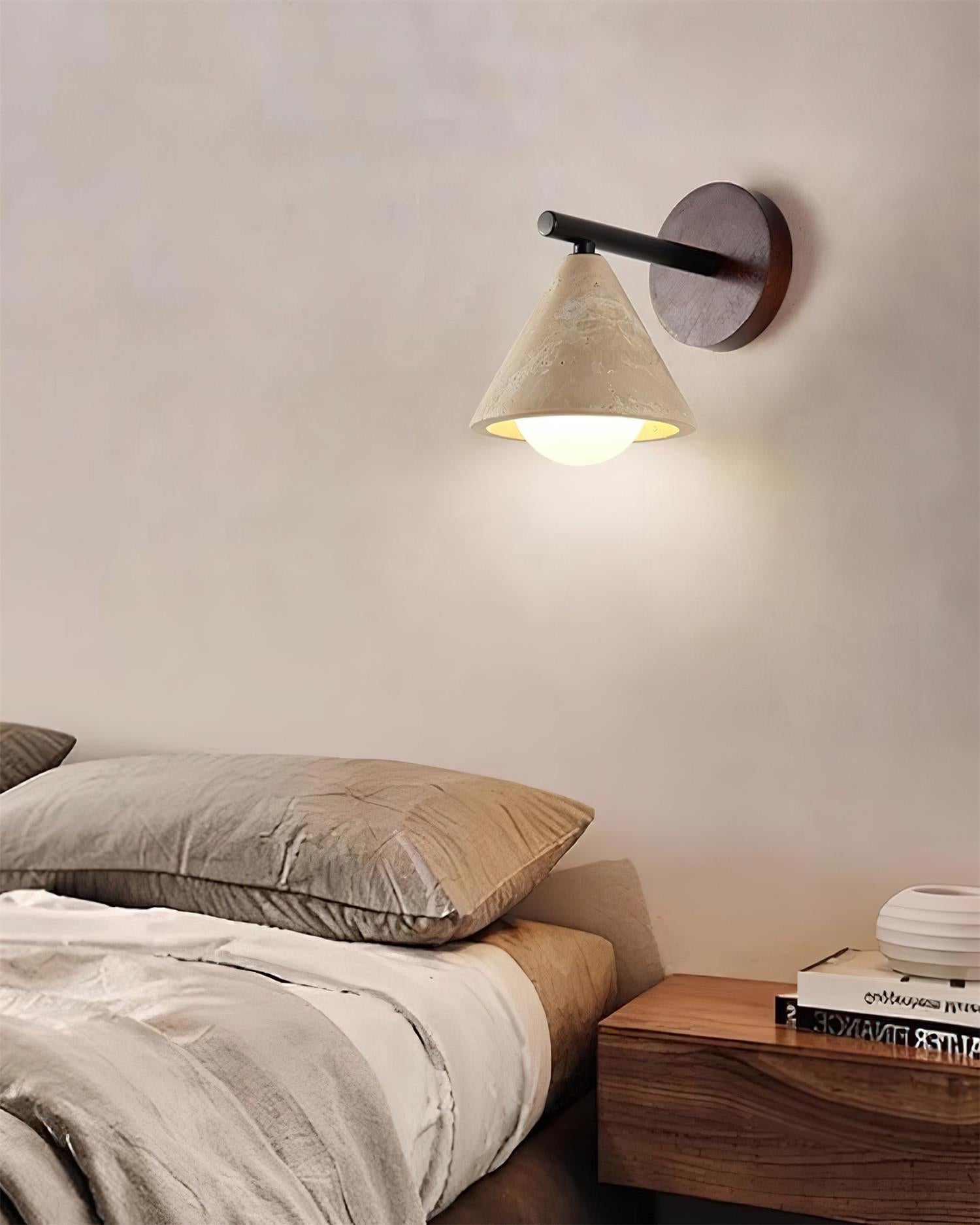 Riita  Wall Lamp  triangular cone-shaped travertine | Fioriscas