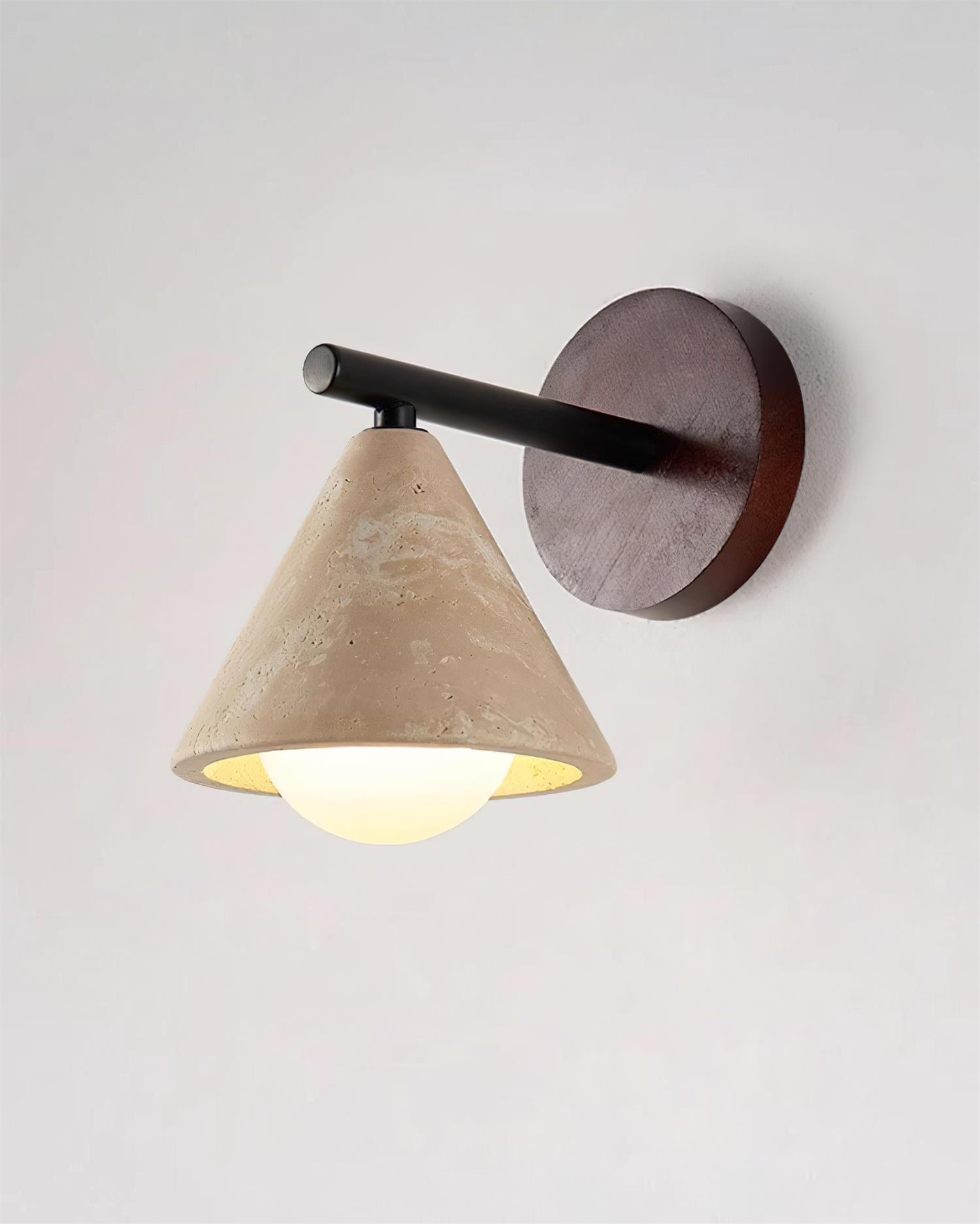 Riita  Wall Lamp  triangular cone-shaped travertine | Fioriscas