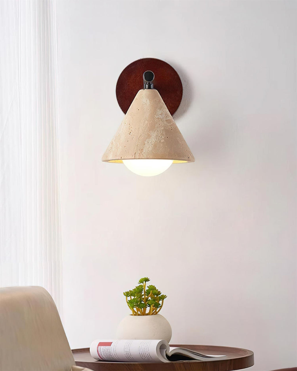 Riita  Wall Lamp  triangular cone-shaped travertine | Fioriscas