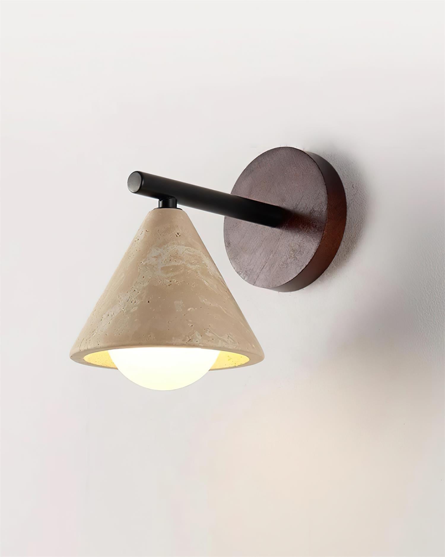 Riita  Wall Lamp  triangular cone-shaped travertine | Fioriscas