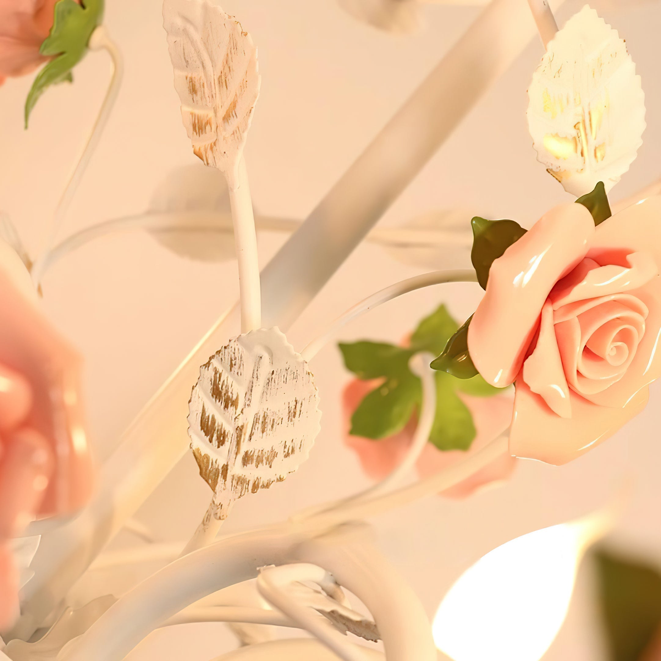 Evelisse Vintage White Chandelier | Fioriscas