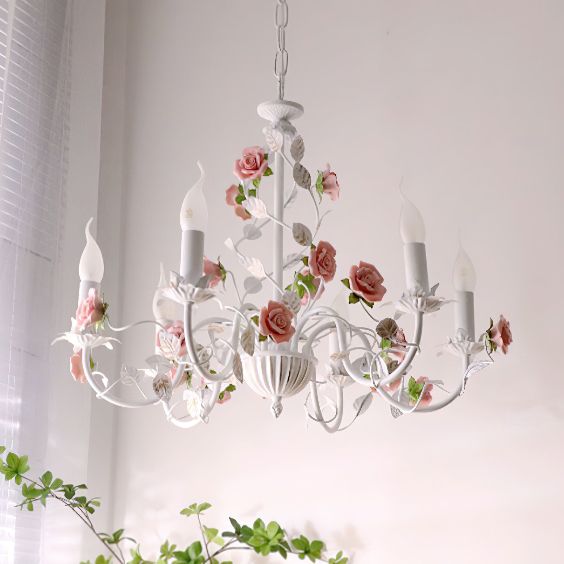 Evelisse Vintage White Chandelier | Fioriscas