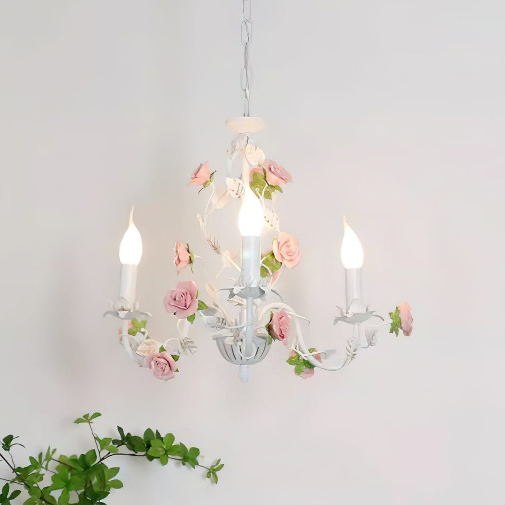 Evelisse Vintage White Chandelier | Fioriscas