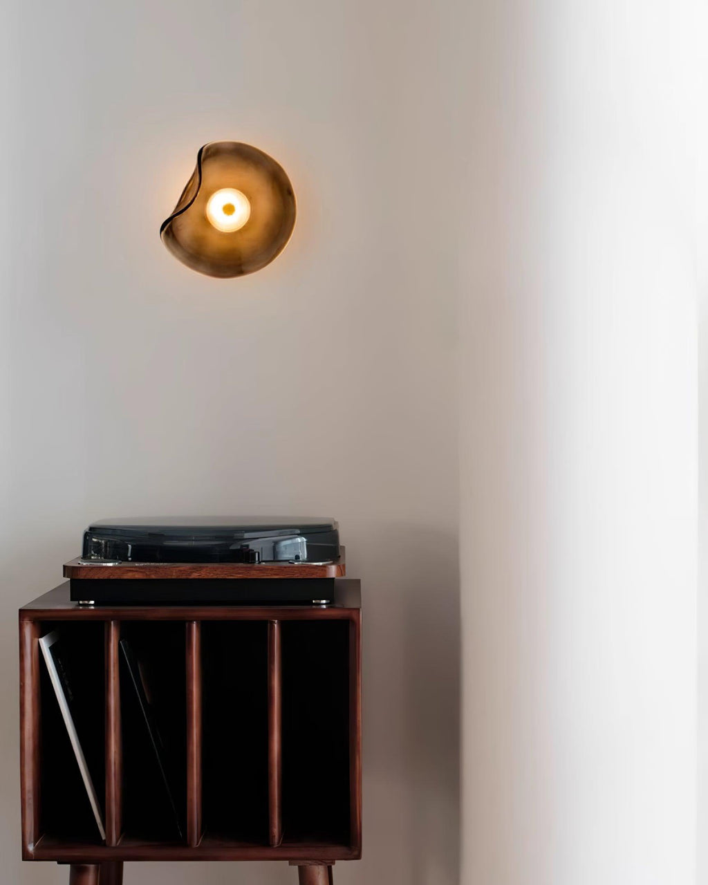 Lunara Amber Glass Wall Light | Fioriscas