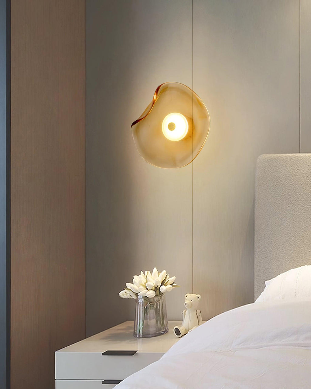 Lunara Amber Glass Wall Light | Fioriscas