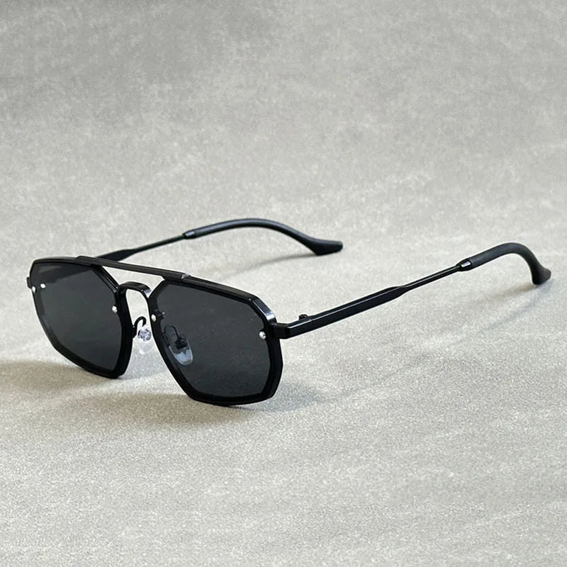 Óculos de sol Nova com armação lapidada e lentes antirreflexo UV400