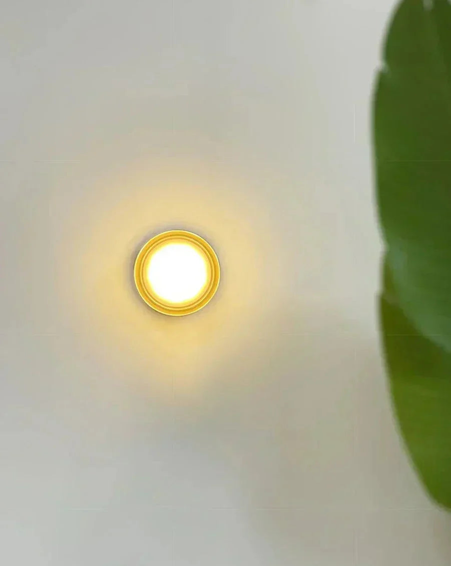 Nástěnné svítidlo, matné skleněné stínidlo NovaLume, teplé bílé LED světlo