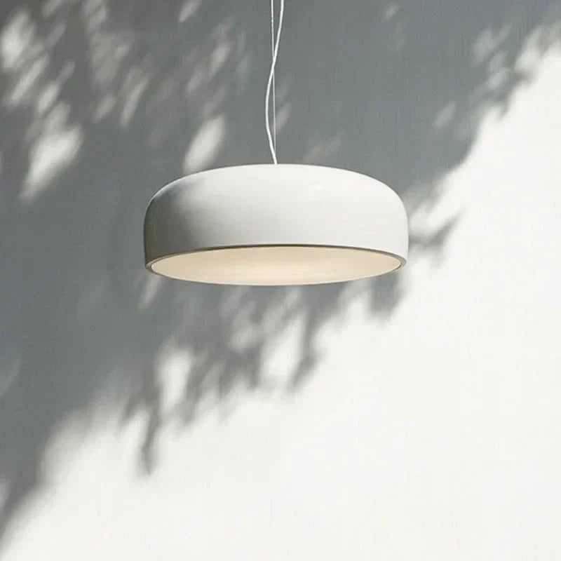 Závěsné svítidlo FjordLume, severský kulatý design, 3 velikosti v černé nebo bílé barvě