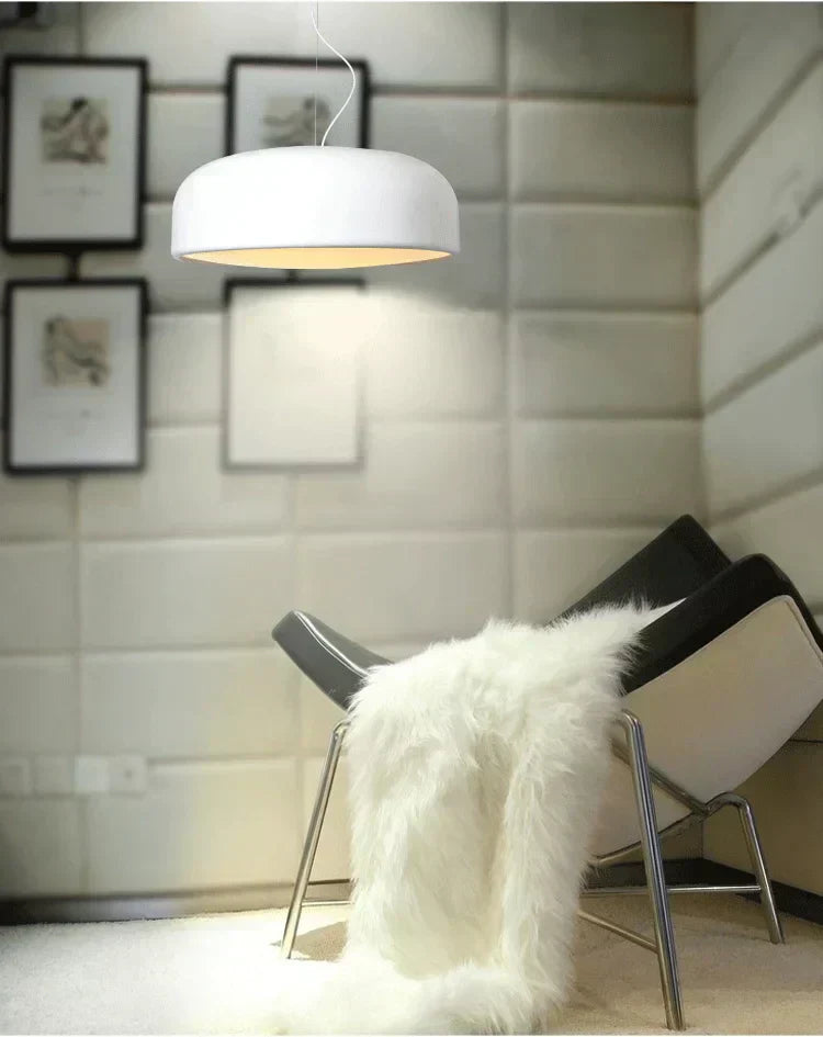 Závěsné svítidlo FjordLume, severský kulatý design, 3 velikosti v černé nebo bílé barvě