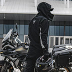 Motorrad-Regenanzug mit wasserdichter Polyesterhülle und reflektierenden Besätzen