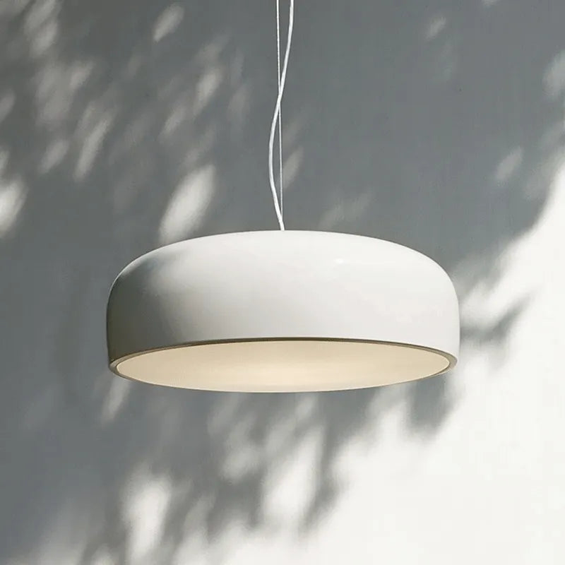Závěsné svítidlo FjordLume, severský kulatý design, 3 velikosti v černé nebo bílé barvě