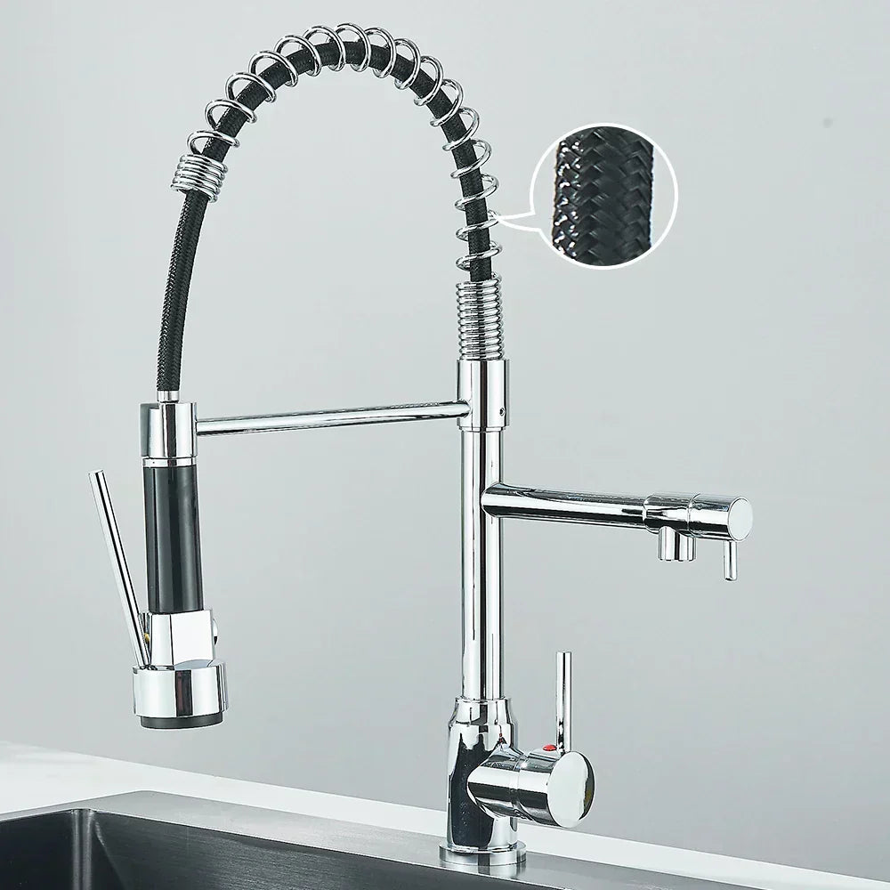 Kuchyňská baterie FluxSpout z nerezové oceli s flexibilním pružinovým výtokem