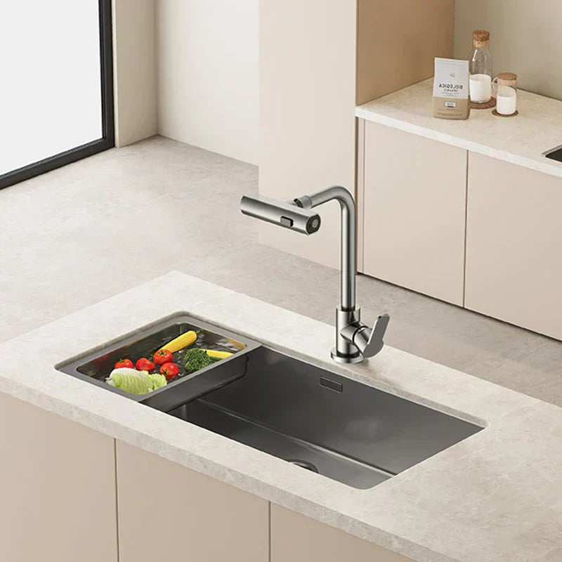 Torneira de cozinha AeroCascade com fluxo em cascata e bica giratória para bancada