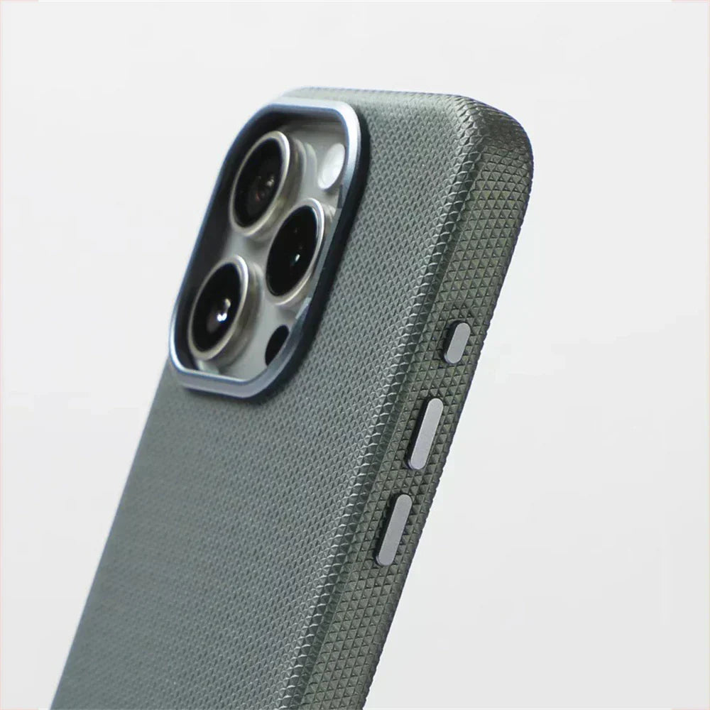 Capa Slim para iPhone com Dupla Textura e MagSafe, Proteção Stealth
