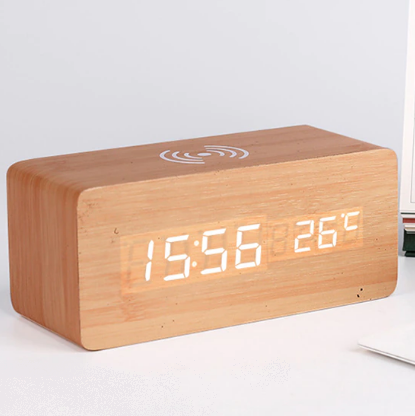 Réveil LED avec finition bois et chargeur sans fil intégré