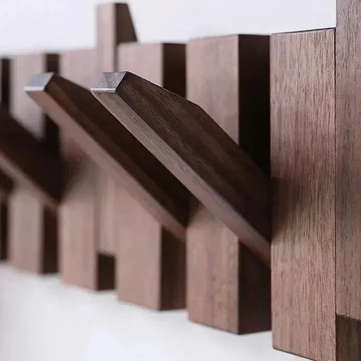 LyraWood väggkrokslist, pianoinspirerad design i bok eller valnöt