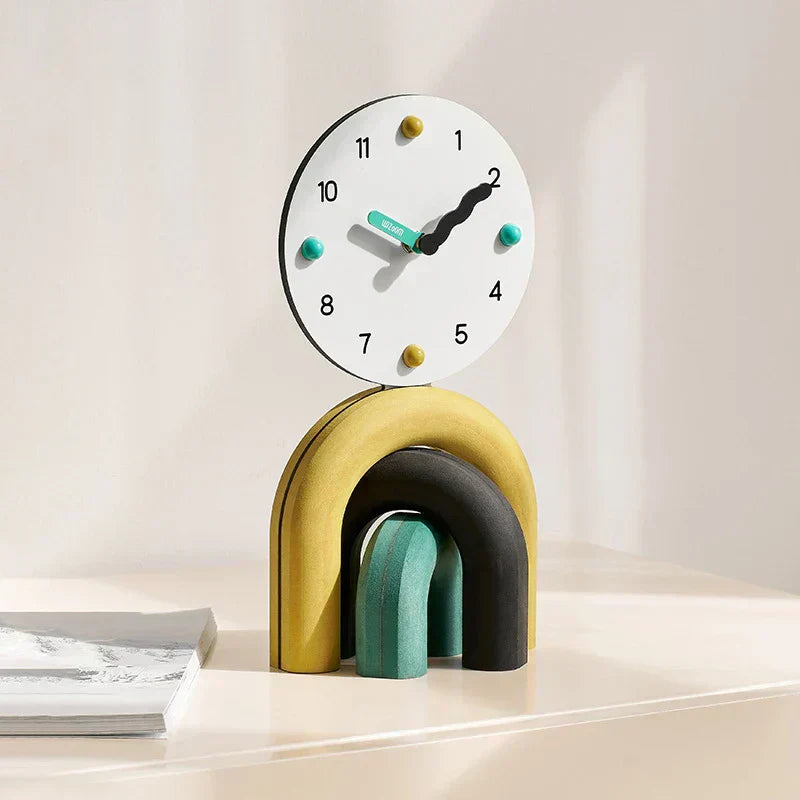 Horloge de table LumenArc Nordic Arch, bambou et métal, finition mate ou brillante