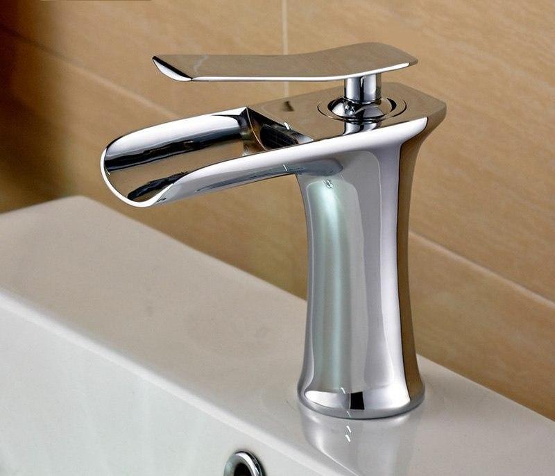 Grifo de lavabo de baño tipo cascada, cuerpo de latón, acabado cromado