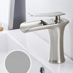 Grifo de lavabo de baño tipo cascada, cuerpo de latón, acabado cromado