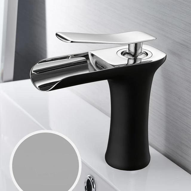 Grifo de lavabo de baño tipo cascada, cuerpo de latón, acabado cromado