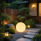 Lanterne solaire LunaGlow en forme de sphère lunaire pour ambiance extérieure