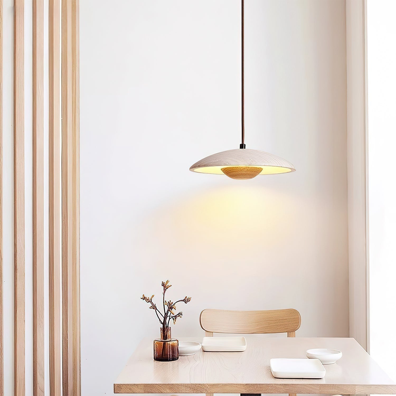 Zodore Wide-Brim Travertine Pendant Light | Fioriscas