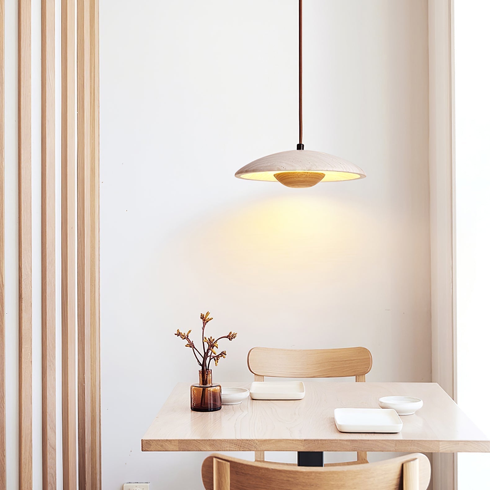 Zodore Wide-Brim Travertine Pendant Light | Fioriscas
