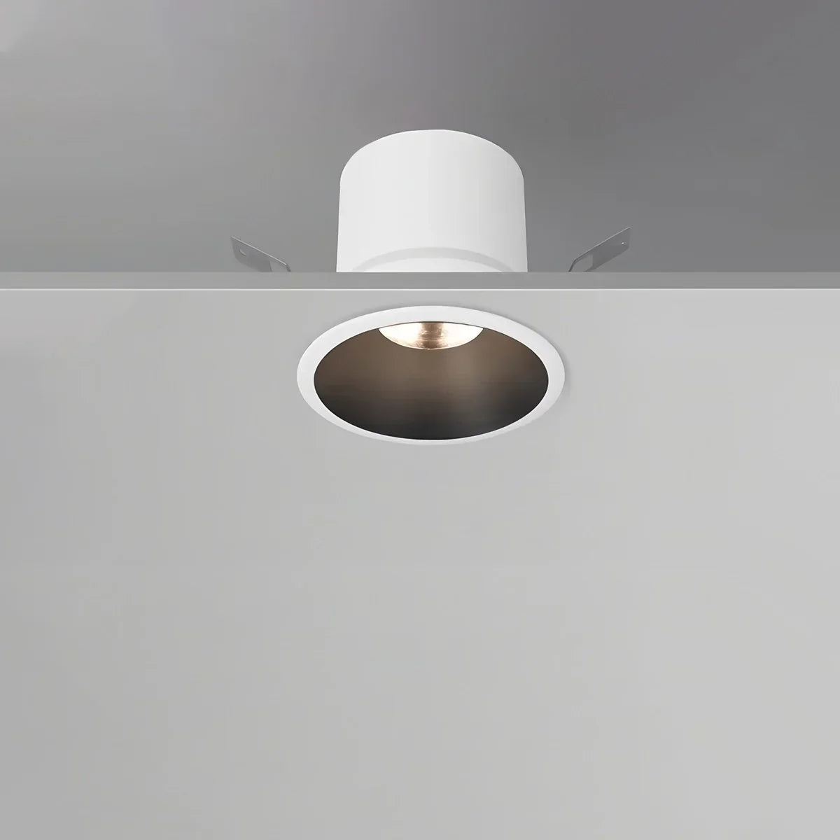 LuminaNest infälld LED takspotlight med aluminiumkant