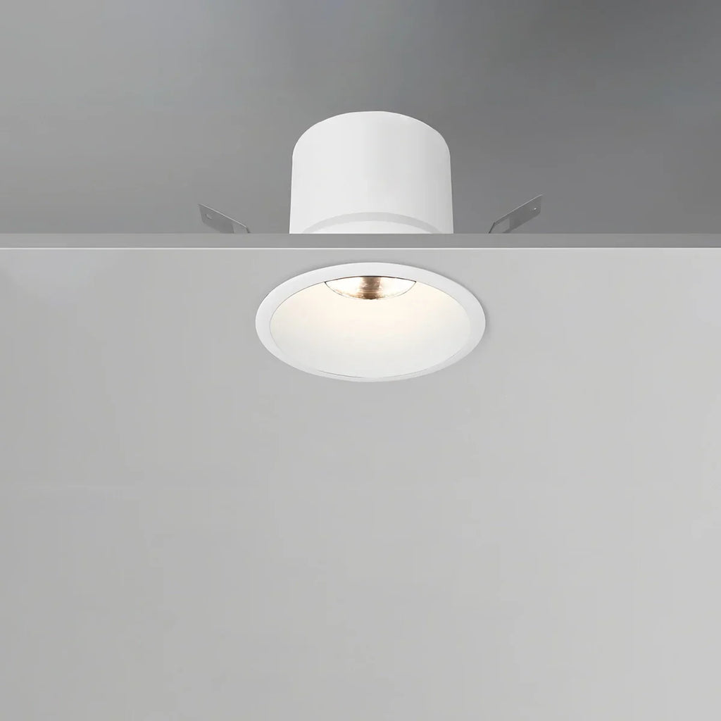 LuminaNest infälld LED takspotlight med aluminiumkant