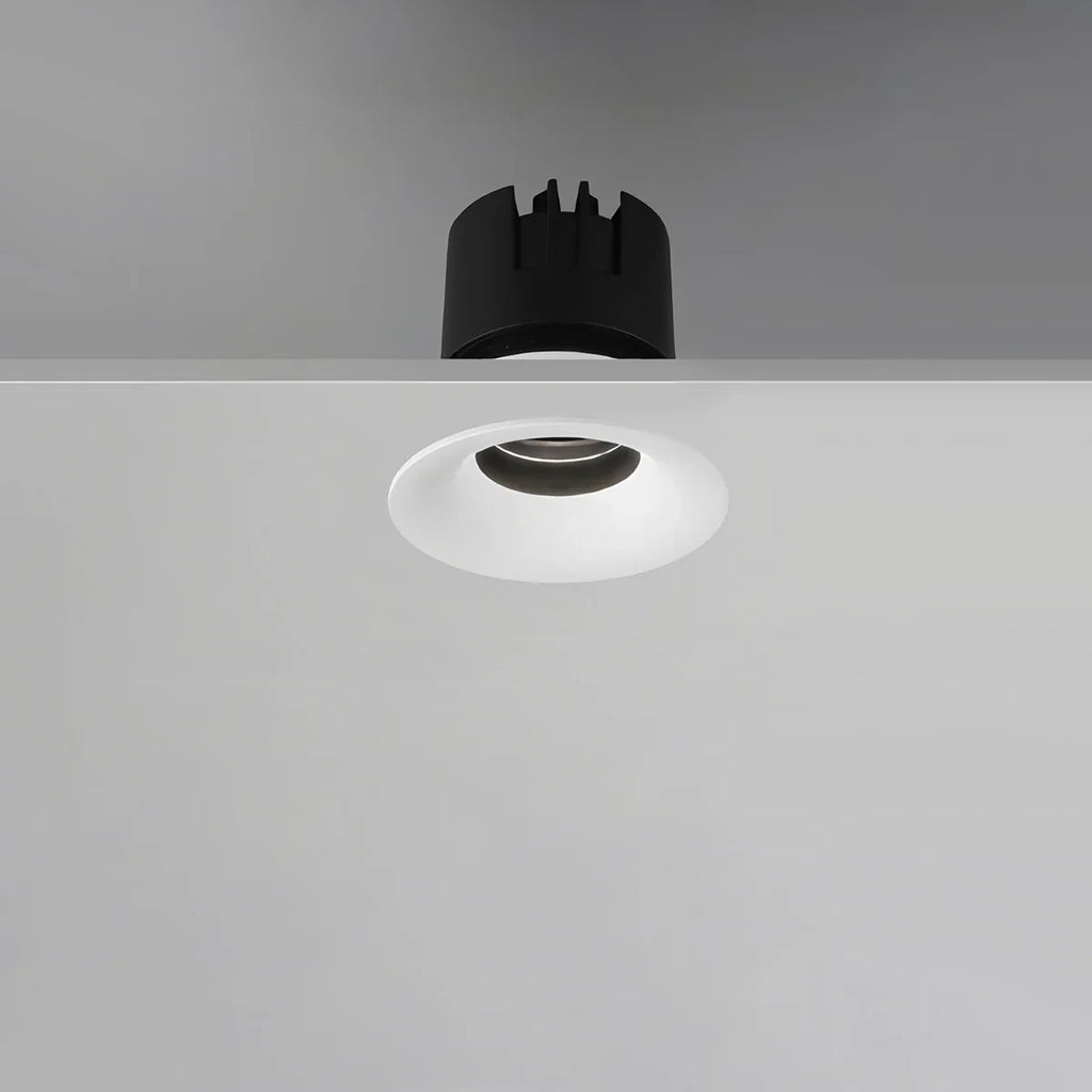 LuminaNest infälld LED takspotlight med aluminiumkant