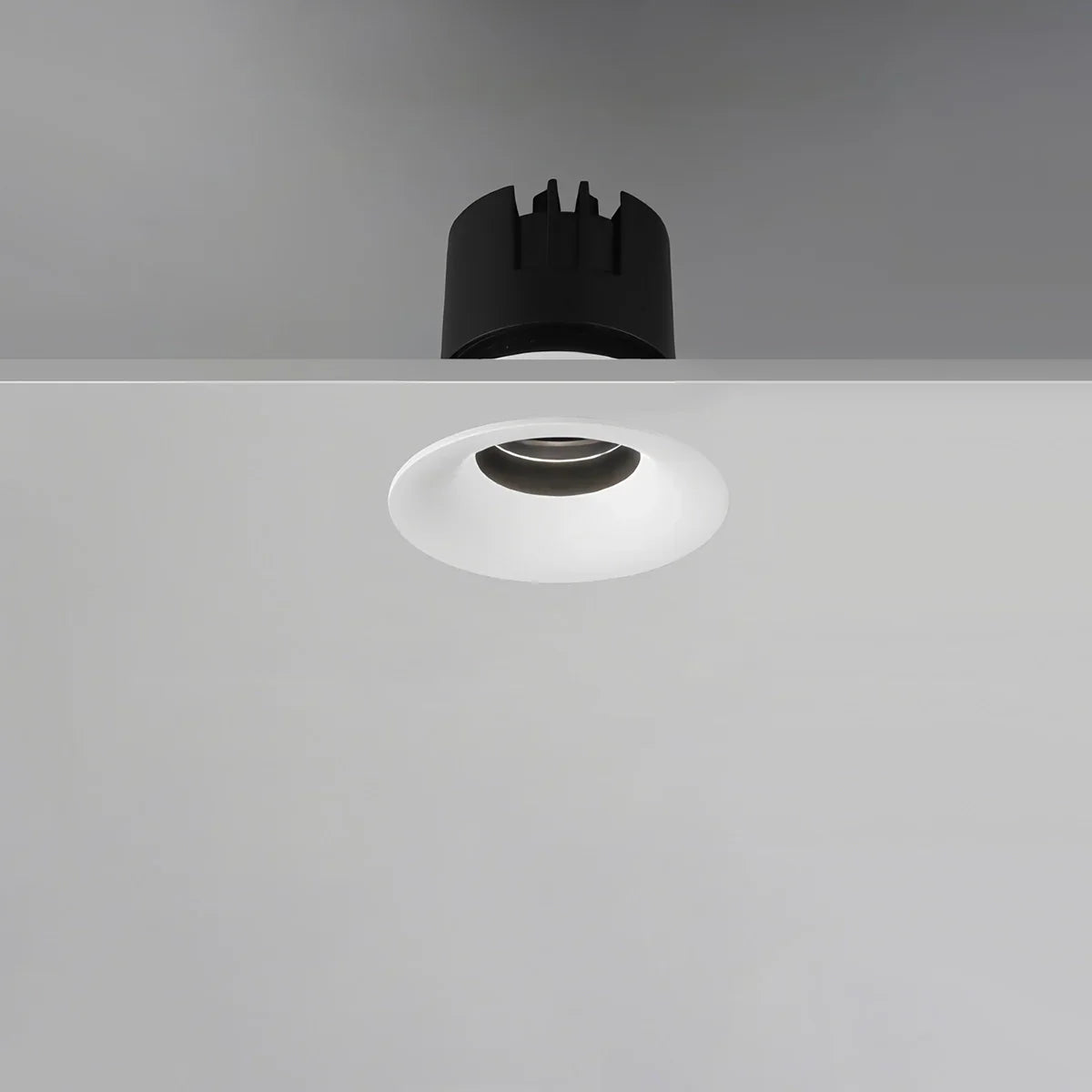 LuminaNest infälld LED takspotlight med aluminiumkant