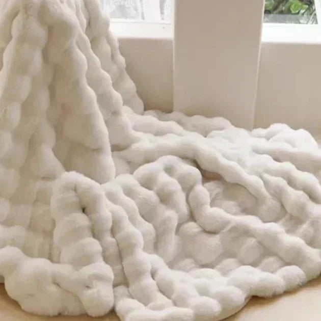 Manta de pelo de coelho sintético com almofada a condizer, design ondulado VeloraWeave