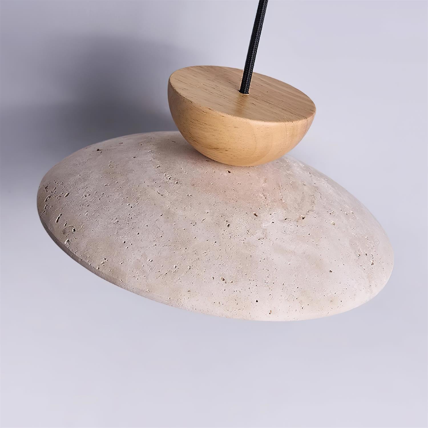 Aurea Pendelleuchte aus Holz und Travertin für Eingangsbereiche und Essbereiche