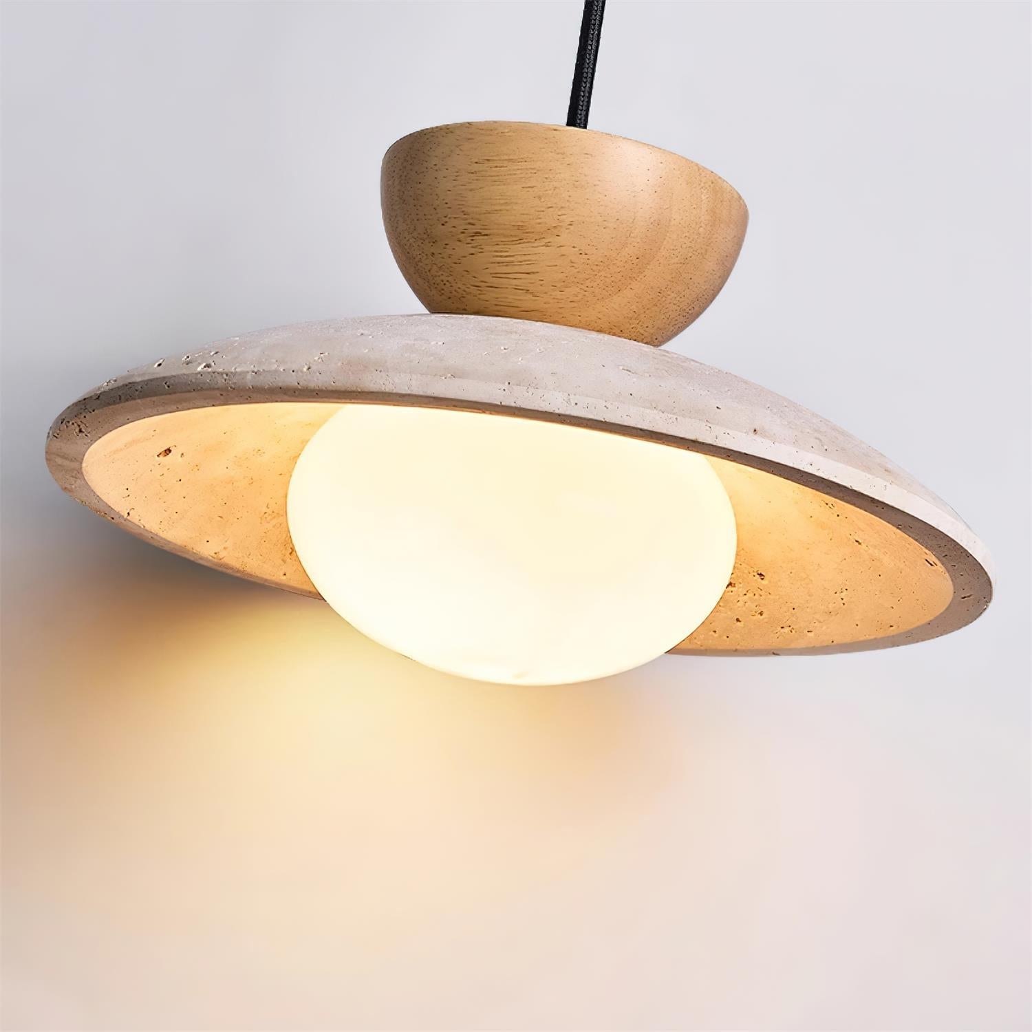 Aurea Pendelleuchte aus Holz und Travertin für Eingangsbereiche und Essbereiche