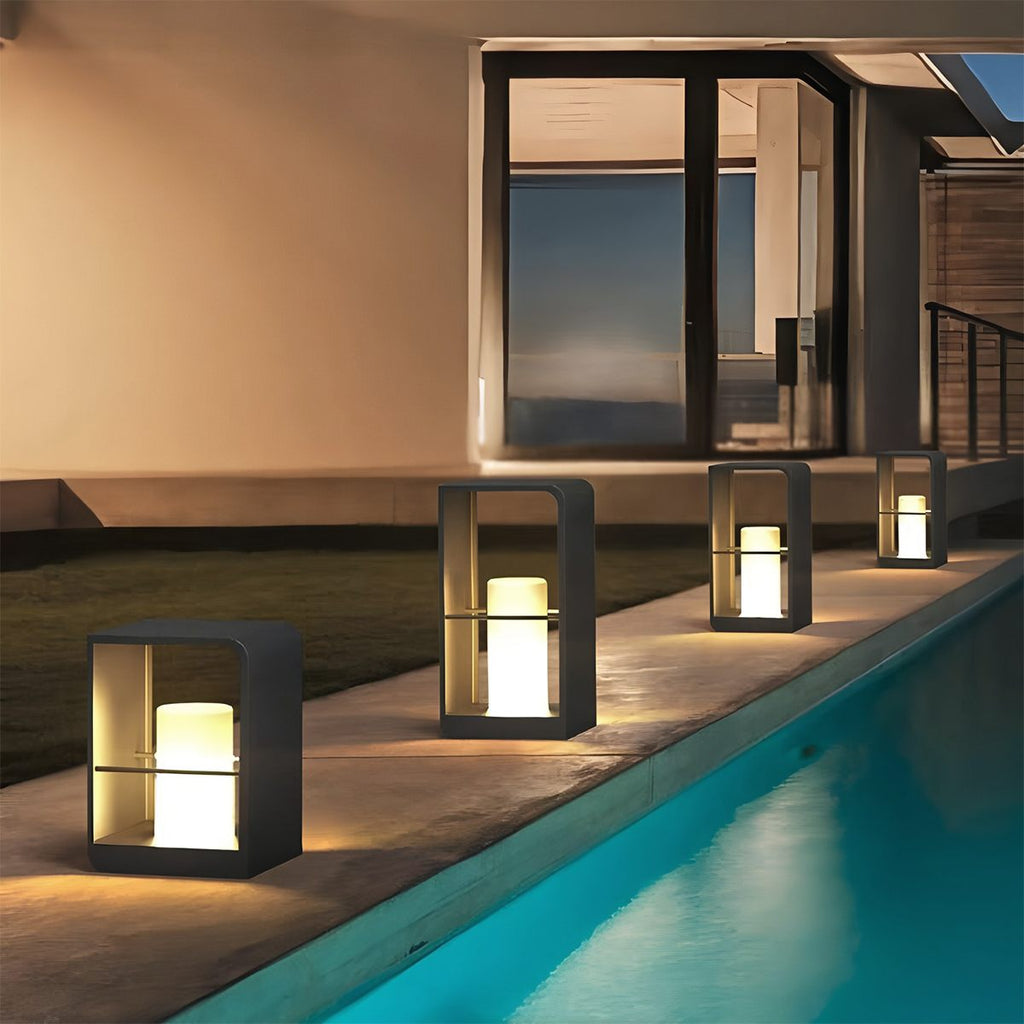 LumaVale Dusk To Dawn Outdoor Garden Lamp With Rechargeable Aluminum LED
