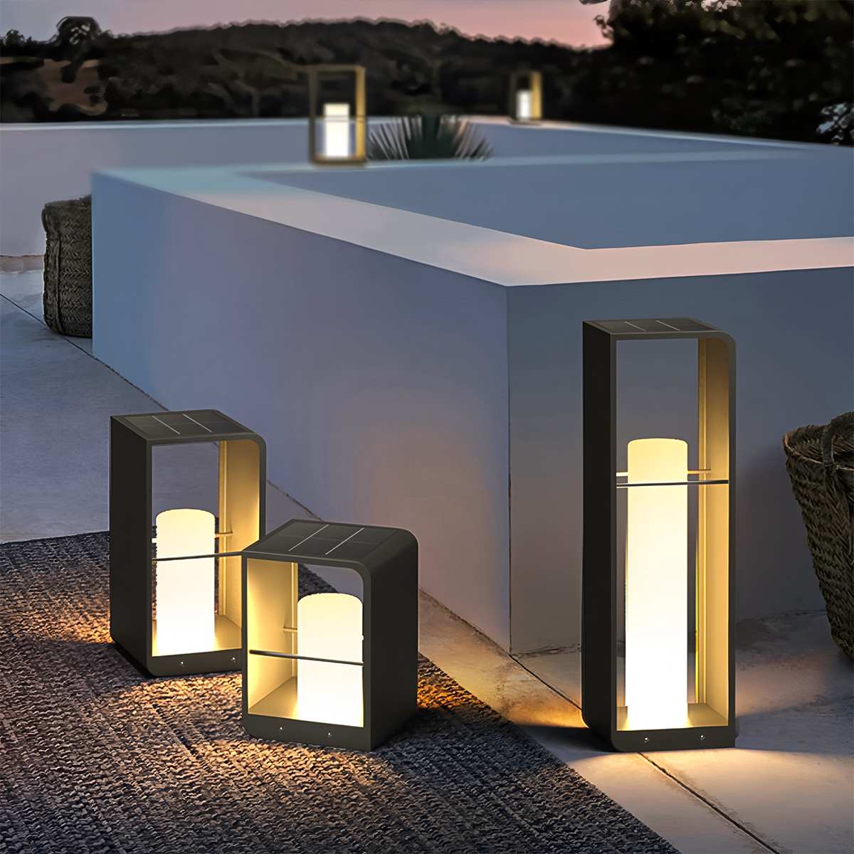 LumaVale Dusk To Dawn Outdoor Garden Lamp With Rechargeable Aluminum LED