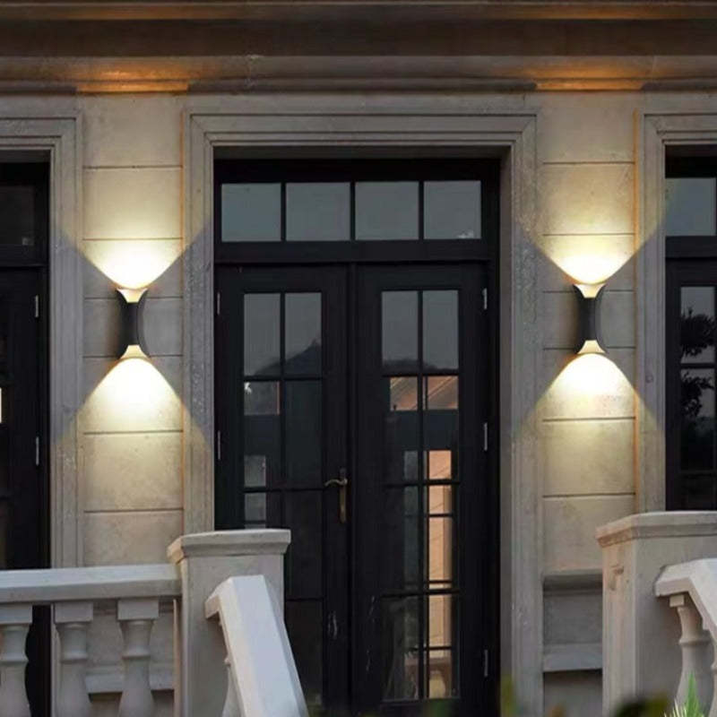 Lampada da parete curva per esterni, applique LED Arcora, cablata IP65