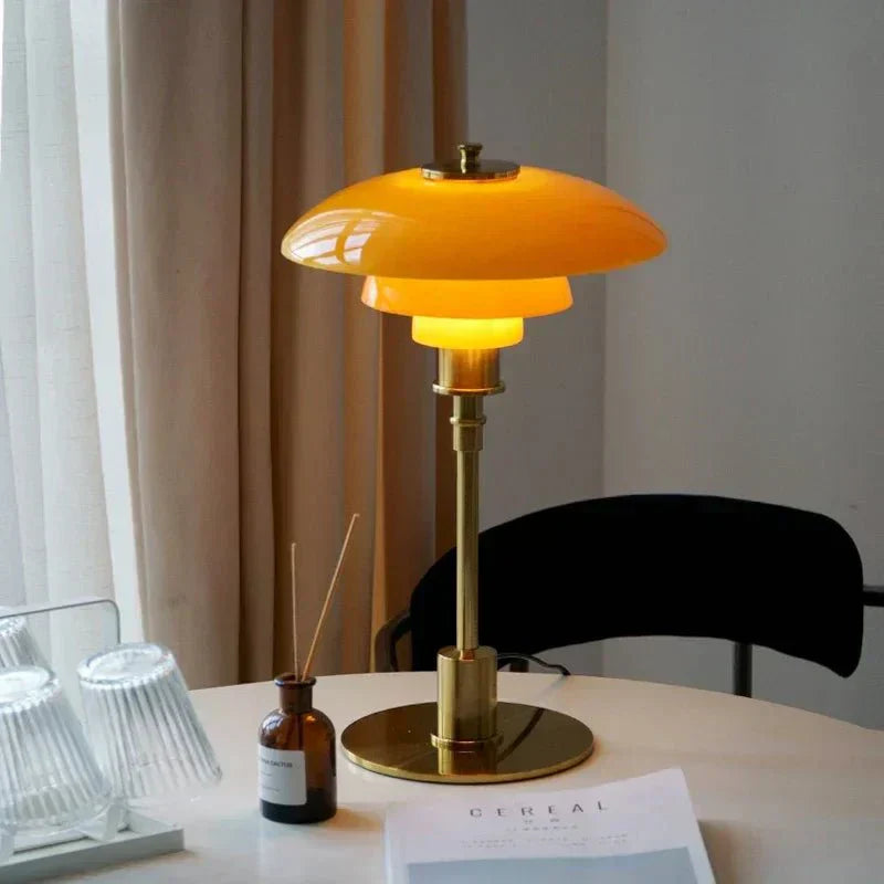 Geometryczna lampka biurkowa z miedzianą podstawą, lampa stołowa Asterin w stylu art déco
